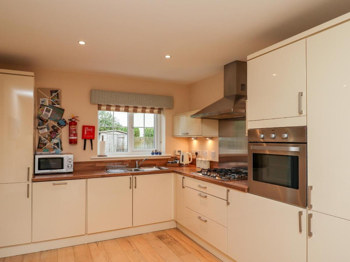 High Sea View Villa Beadnell Bagian luar foto