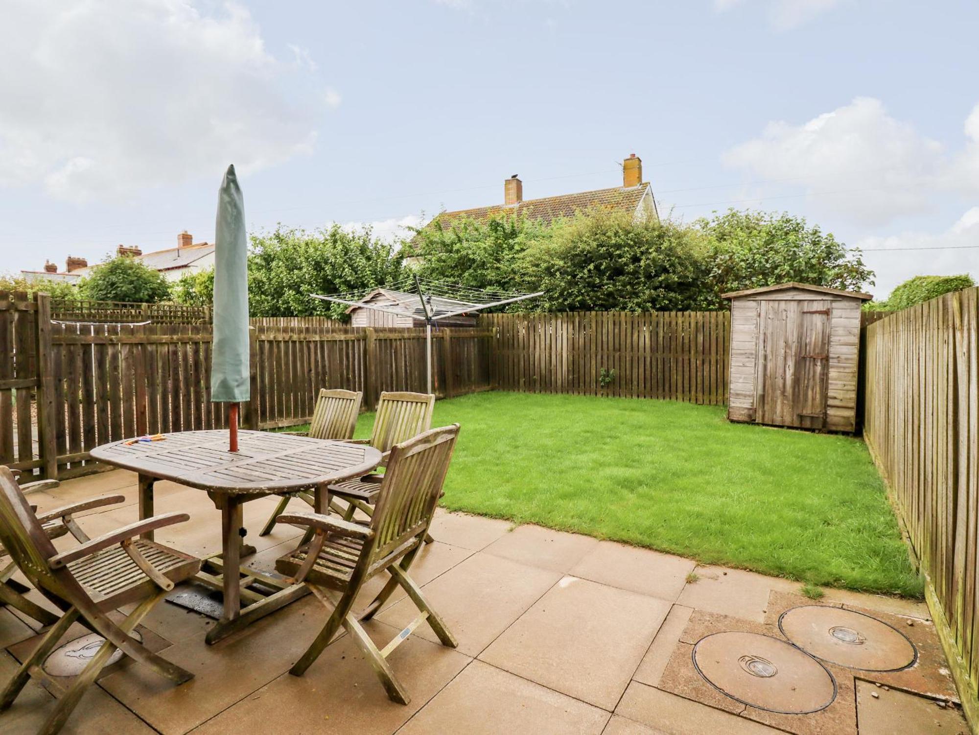 High Sea View Villa Beadnell Bagian luar foto